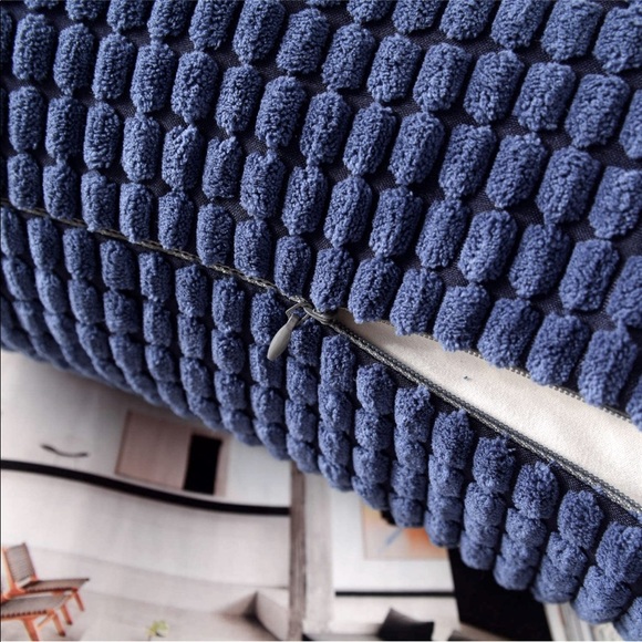 SOLD of 2 blue corduroy pillow covers 20” x 20” EUC - Picture 4 of 5